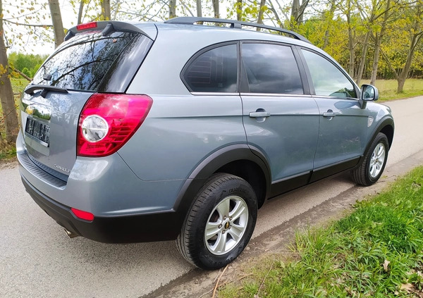 Chevrolet Captiva cena 29900 przebieg: 140000, rok produkcji 2011 z Tarnów małe 232